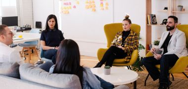table ronde environnement de travail